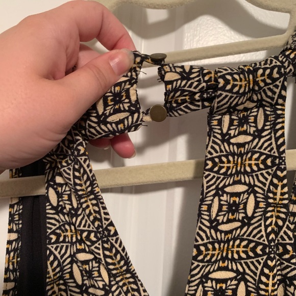 Target gold black romper with back fastener - Picture 5 of 5